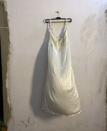 Weißes Satin-Slid Kleid