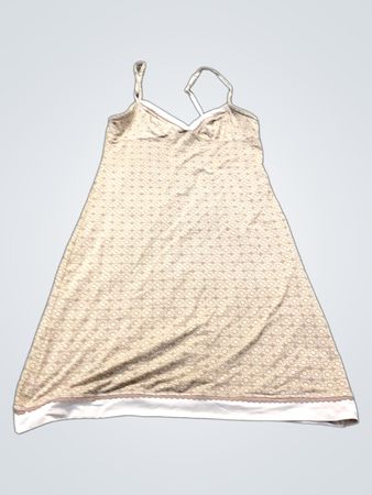 Beige Nachthemd mit weißem Saum
