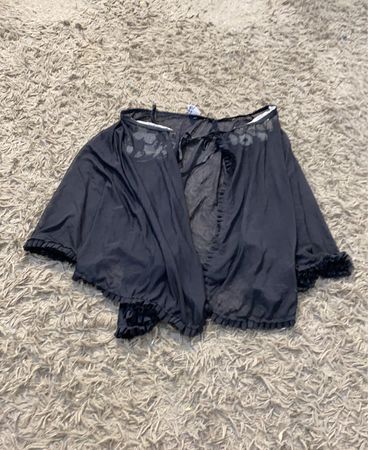 Schwarzes, transparentes Babydoll mit Rüschen