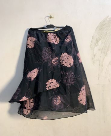 YESSICA Schwarzer Rock mit floralem Muster