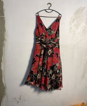 Frauen Blumentop Kleid