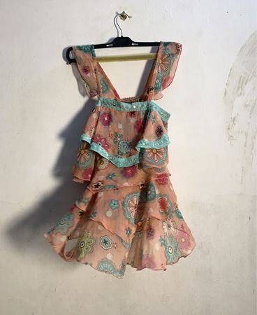 Gestuftes Floral-Druckkleid mit beaded Trim