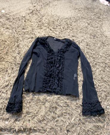 Saix Woman Schwarzes Rüschenshirt mit langen Ärmeln