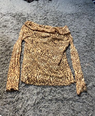 Leopardenmuster Off-the-Shoulder Langarmtop