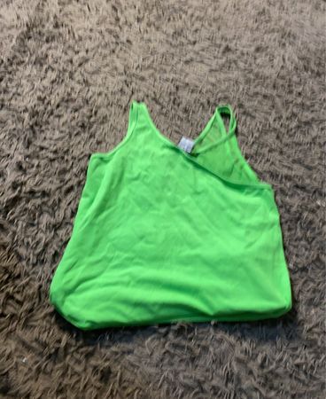 Grünes Tanktop