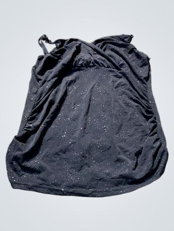 Schwarzes Tanktop mit weißen Sprenkeln