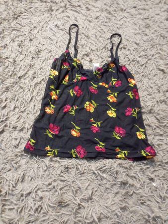 Schwarzes florales Top