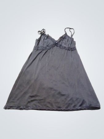 Chemise mit schwarzer Spitzenborte