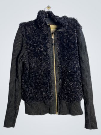 Schwarze Kunstfell- und Strickjacke mit Reißverschluss