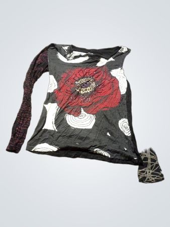 Langärmliges Grafik-T-Shirt mit rotem Blumenmuster
