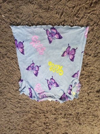Leicht Blaues Netzoberteil mit Schmetterlingsdruck und 'Good Vibes' Text