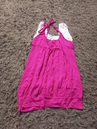 Rosa und weißes Trägershirt