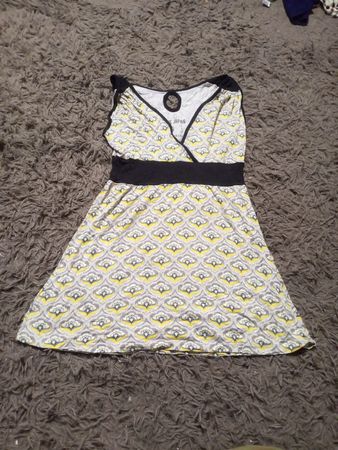 Kleid mit geometrischem Muster