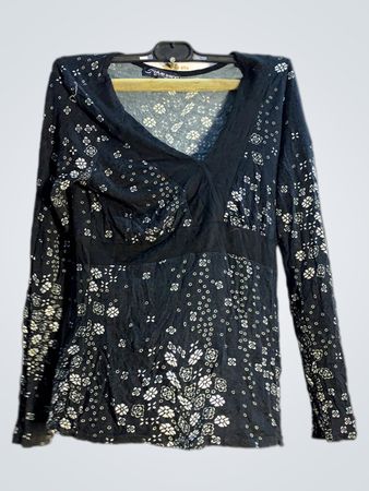 Blaues Sand Schwarz und Weiß Blumenmuster Langarmoberteil