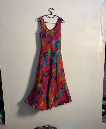 Ärmelloses Kleid mit abstraktem Druck