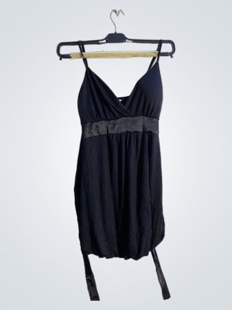 Schau Schwarzes Cami Kleid