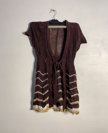 Brauner Strickcardigan mit Bindeband
