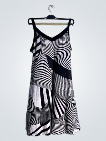 Max Cocos Damen Schwarz und Weiß Geometrisches Druck V-Ausschnitt Spaghetti-Träger Kleid Größe G/L