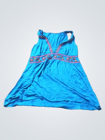 Nächstes blaues besticktes ärmelloses Kleid