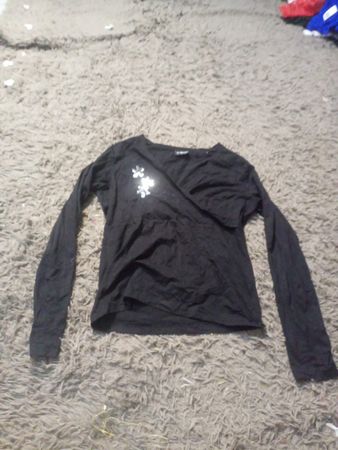 X-mall Schwarzes Langarmoberteil mit Blumenmuster