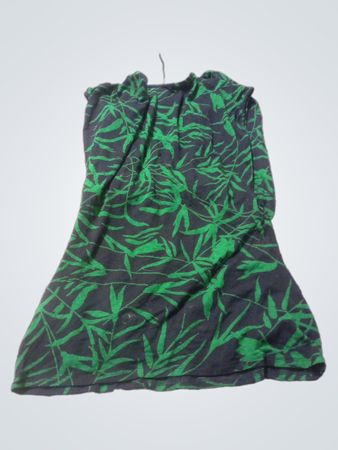 Kleid mit grünem Blattmuster