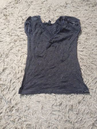 Dunkelblau gestreiftes T-Shirt