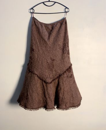 Brauner Blumenmuster-Midi-Rock mit fransigem Saum