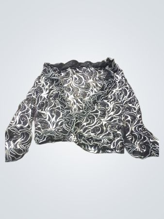 HAT LINE 42 Bluse mit schwarz-weißem Wirbelmuster