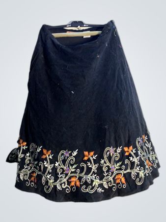 Best Mountain Collection Black Embroidered Skirt