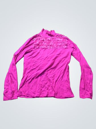 Rosa Langarm-Pullover mit Stehkragen und verziertem Halsauschnitt
