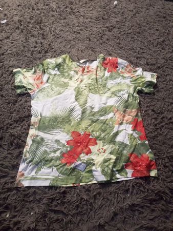 Floral Print V-Neck T-Shirt