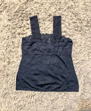 Schwarzes Spitzen-Cami
