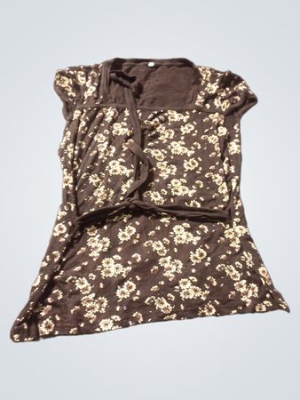 Braun geblümtes T-Shirt