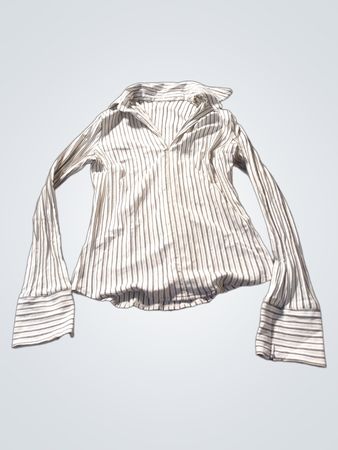 Gestreiftes Langarmhemd in Schwarz und Weiß