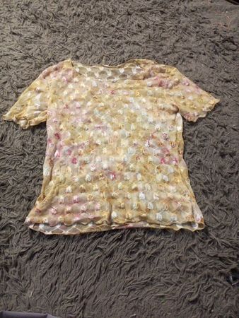 Durchscheinendes Mesh-Oberteil mit Blumenmuster