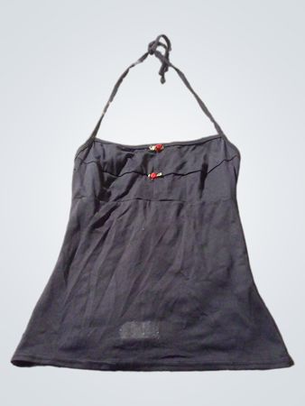 Schwarzes Haltertop mit roten Blumenakzenten