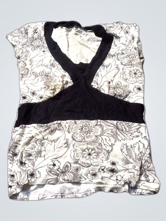 Women's Black and White Floral Print V-Neck Top