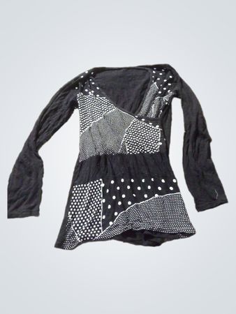 Schwarzes Langarmshirt mit Patchwork-Pünktchen- und geometrischen Mustern