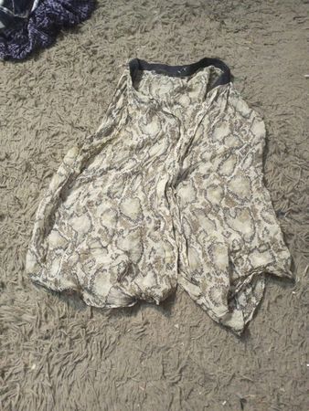Durchscheinendes Schlangen-Print-Top