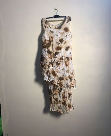 Karen Fashion ärmelloses Kleid mit abstraktem Druck