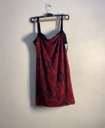 DS Design Rot und Schwarz Floral Druck Spaghetti-Träger Kleid