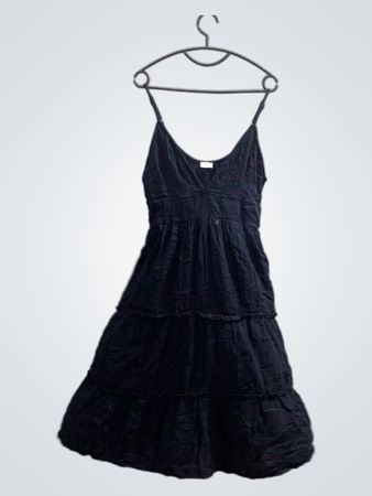 Cotton Town Schwarzes Gestuftes Midikleid