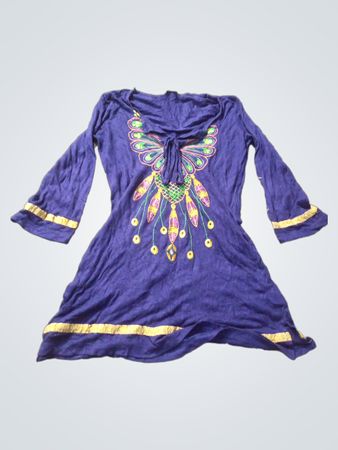 Papaya lila Tunika mit goldener Verzierung und Pfauenstickerei