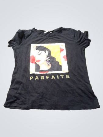 Schwarzes T-Shirt mit "PARFAITE" Grafik