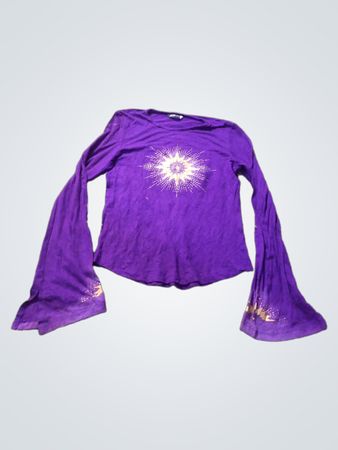 Lila Langarmshirt mit Sonnenstrahlenmuster