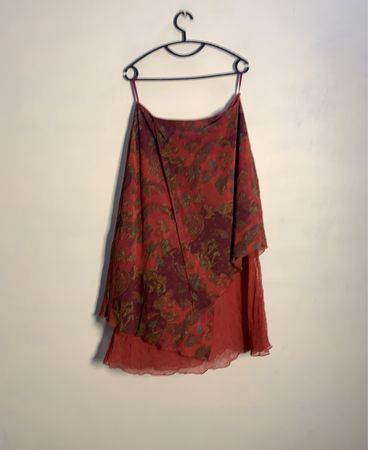 Rotes Paisley-Print geschichtetes Kleid