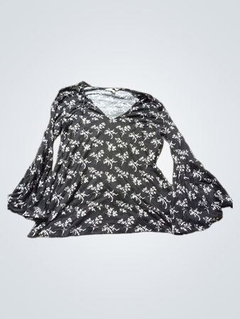 Schwarzes Blumenoberteil mit Glockenärmel