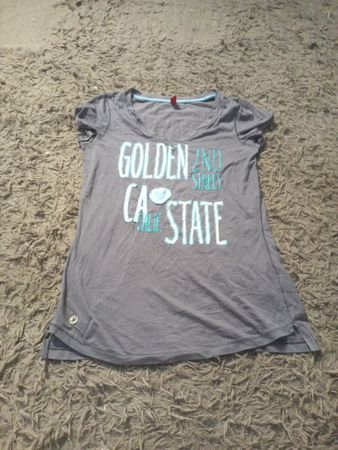 Graues T-Shirt mit "GOLDEN 2ND STREET CA STATE" Grafik