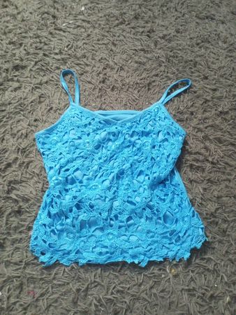 Blauer Spitzen-Top