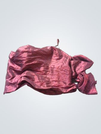 Braunes Perlenoberteil mit Schleifendetail